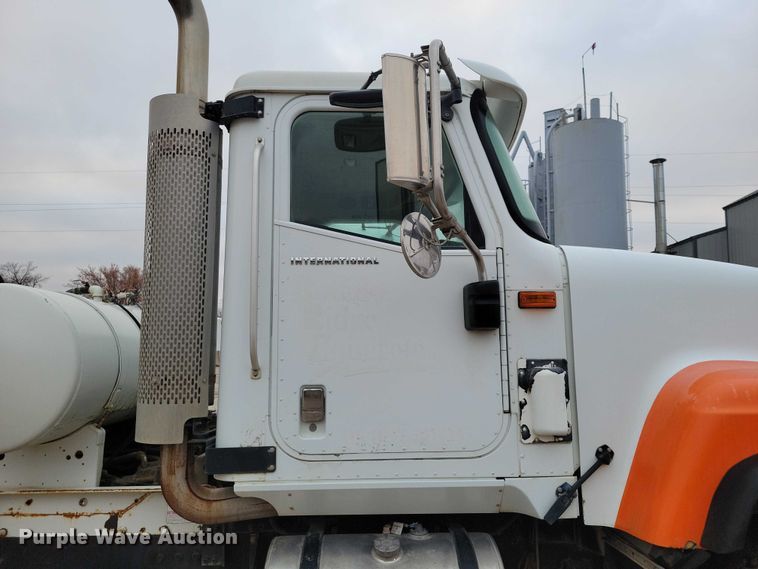 image for item NO9790 2006 International Paystar 5500i ready mix truck