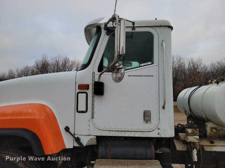 image for item NO9790 2006 International Paystar 5500i ready mix truck