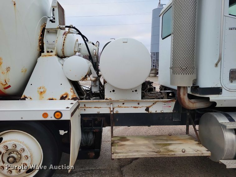image for item NO9790 2006 International Paystar 5500i ready mix truck