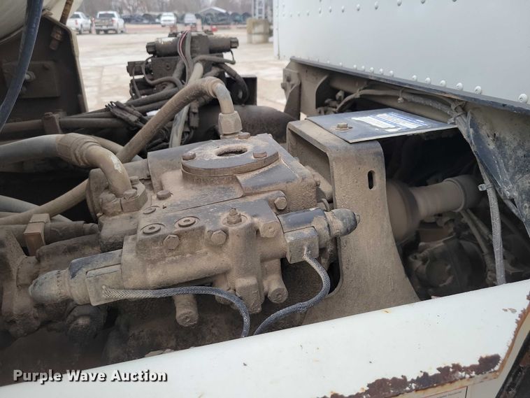 image for item NO9790 2006 International Paystar 5500i ready mix truck