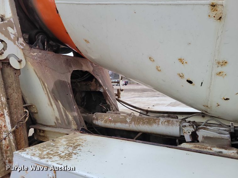 image for item NO9790 2006 International Paystar 5500i ready mix truck