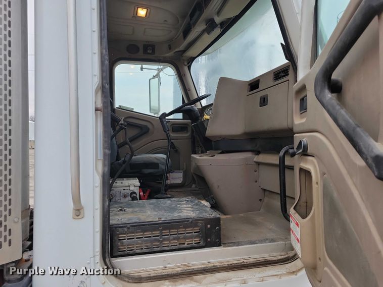 image for item NO9790 2006 International Paystar 5500i ready mix truck