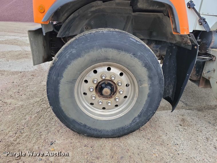 image for item NO9790 2006 International Paystar 5500i ready mix truck