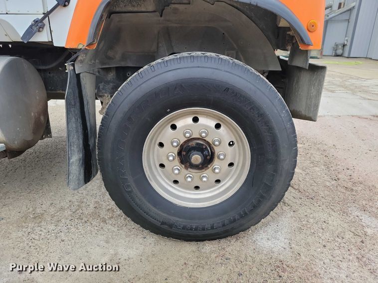 image for item NO9790 2006 International Paystar 5500i ready mix truck