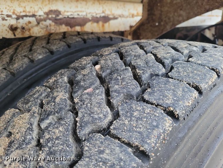 image for item NO9790 2006 International Paystar 5500i ready mix truck