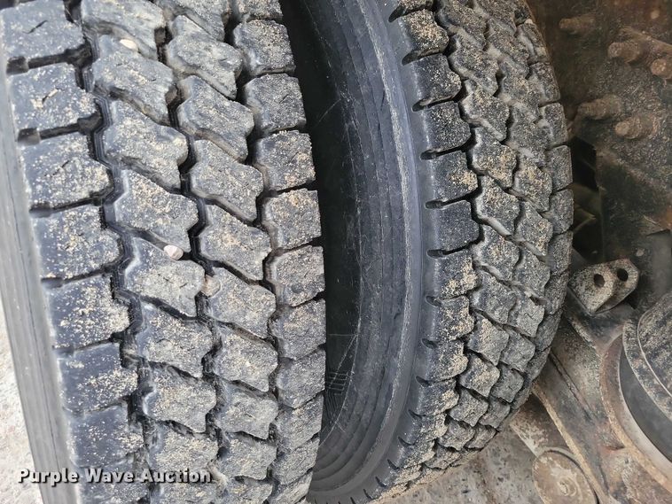 image for item NO9790 2006 International Paystar 5500i ready mix truck