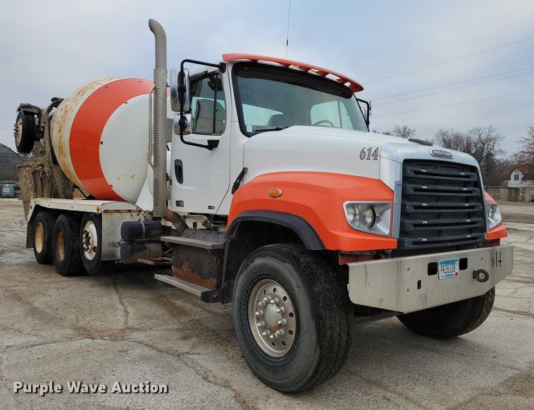 image for item NO9791 2014 Freightliner 114SD ready mix truck
