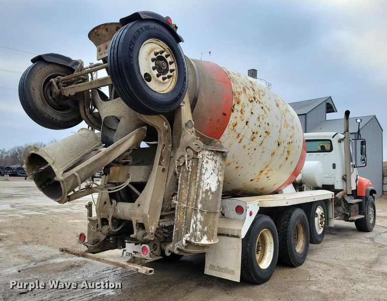 image for item NO9791 2014 Freightliner 114SD ready mix truck