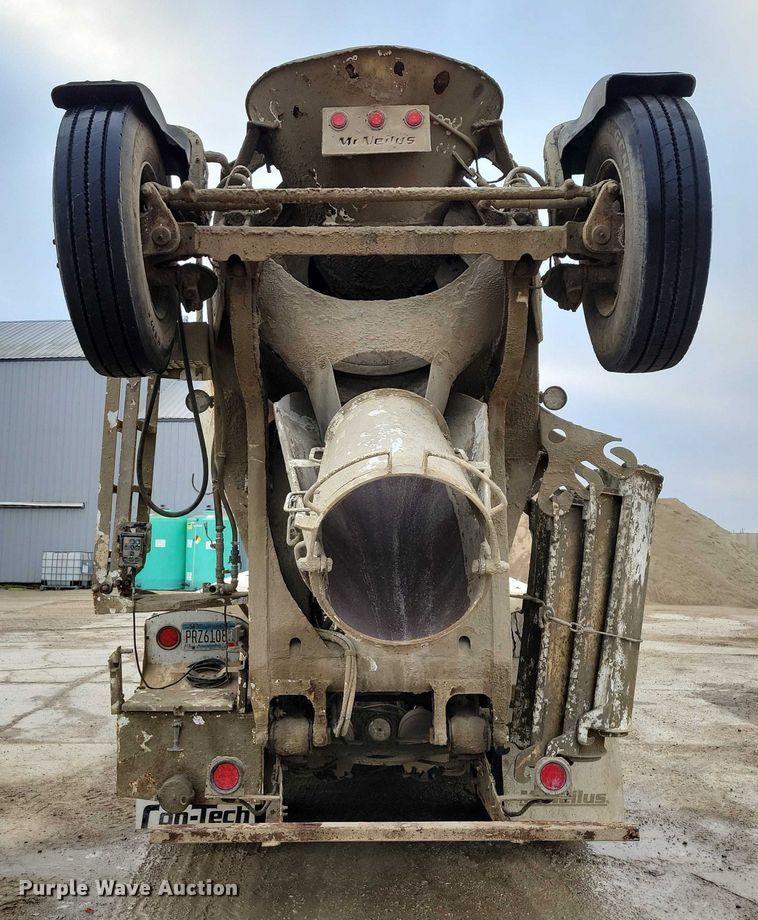 image for item NO9791 2014 Freightliner 114SD ready mix truck