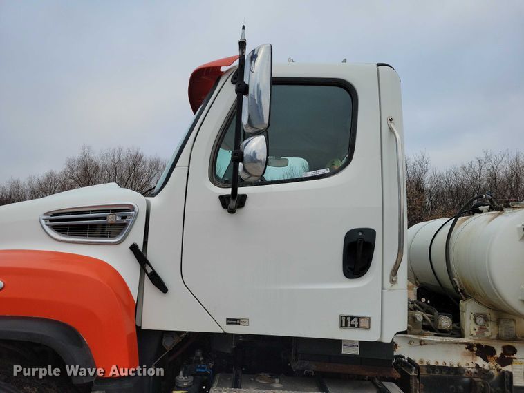 image for item NO9791 2014 Freightliner 114SD ready mix truck