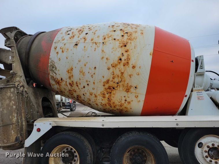 image for item NO9791 2014 Freightliner 114SD ready mix truck