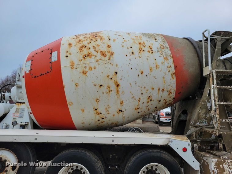 image for item NO9791 2014 Freightliner 114SD ready mix truck