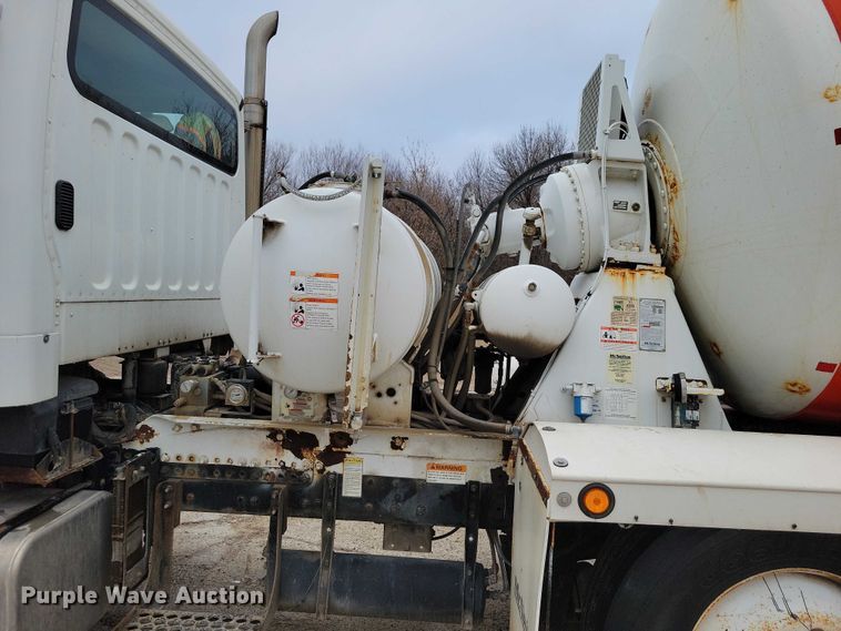image for item NO9791 2014 Freightliner 114SD ready mix truck