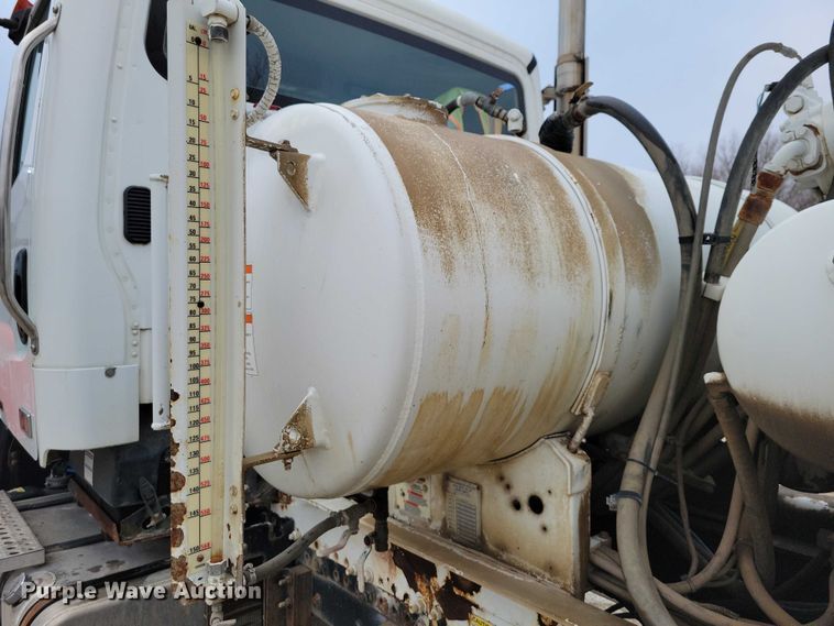 image for item NO9791 2014 Freightliner 114SD ready mix truck