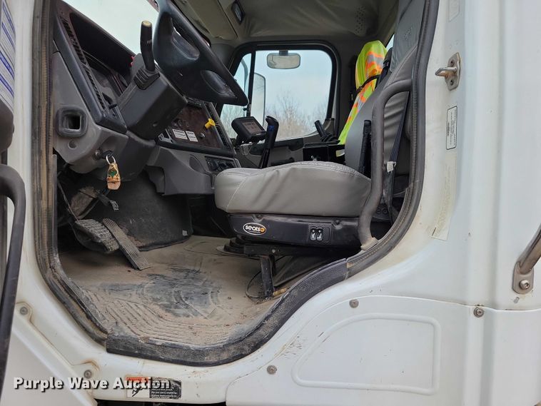 image for item NO9791 2014 Freightliner 114SD ready mix truck