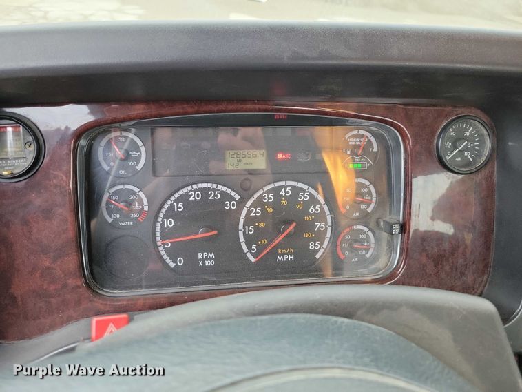 image for item NO9791 2014 Freightliner 114SD ready mix truck