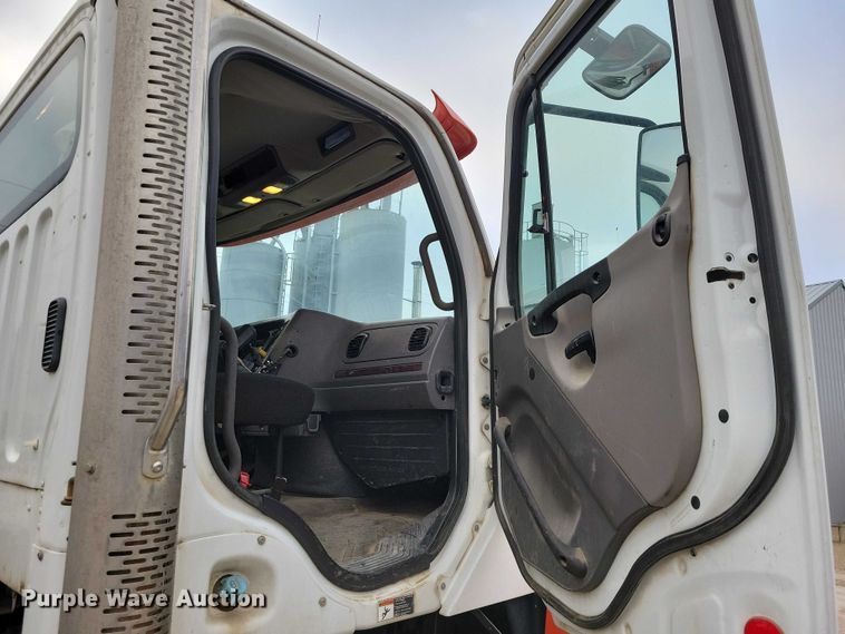 image for item NO9791 2014 Freightliner 114SD ready mix truck