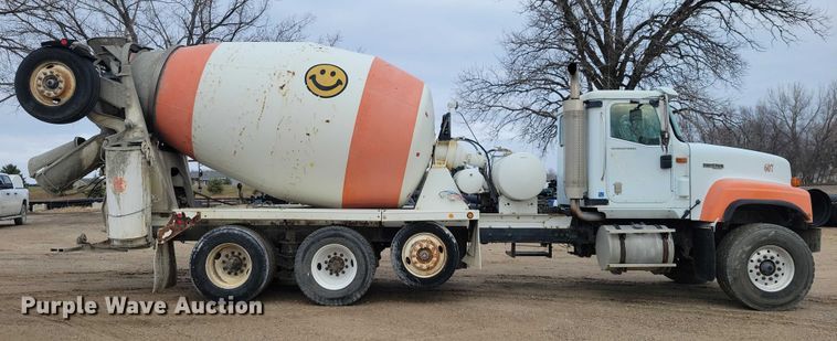 image for item NO9792 2007 International Paystar 5000 ready mix truck