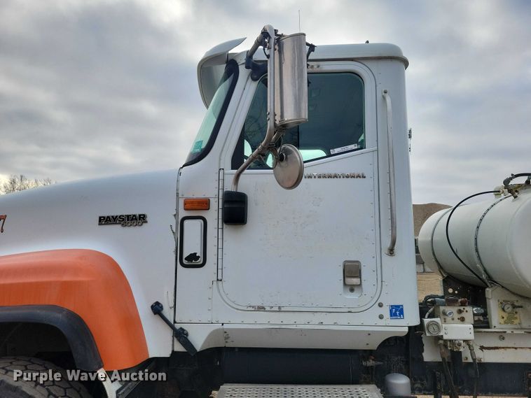 image for item NO9792 2007 International Paystar 5000 ready mix truck