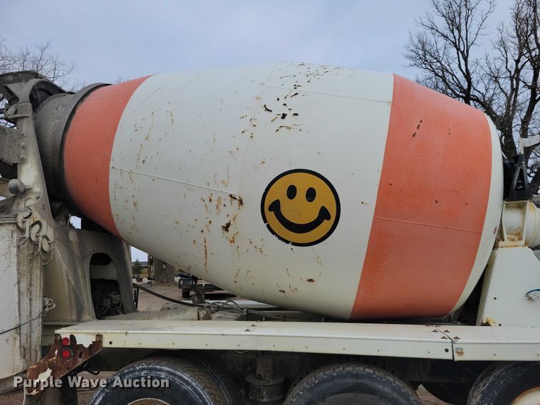 image for item NO9792 2007 International Paystar 5000 ready mix truck