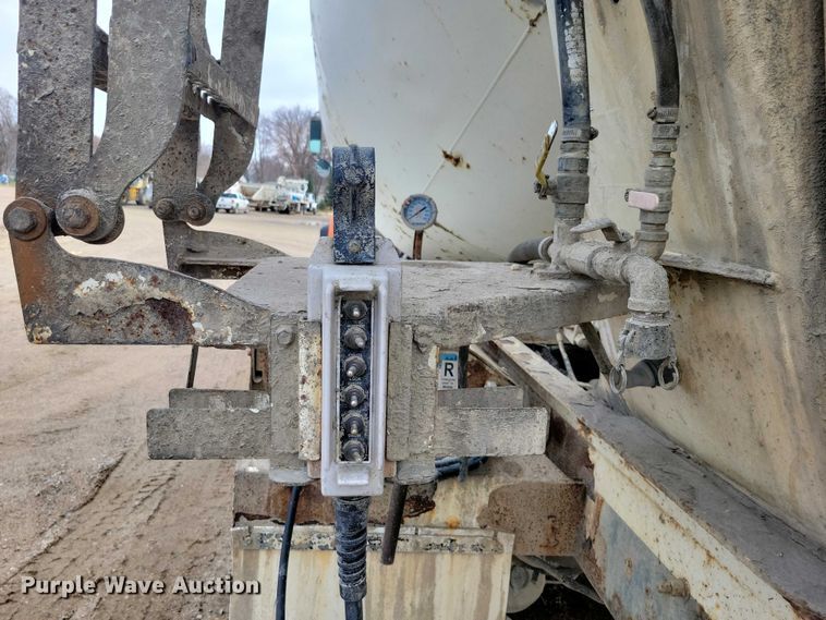 image for item NO9792 2007 International Paystar 5000 ready mix truck