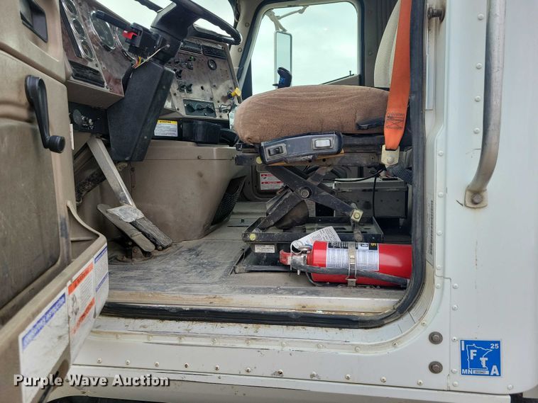 image for item NO9792 2007 International Paystar 5000 ready mix truck