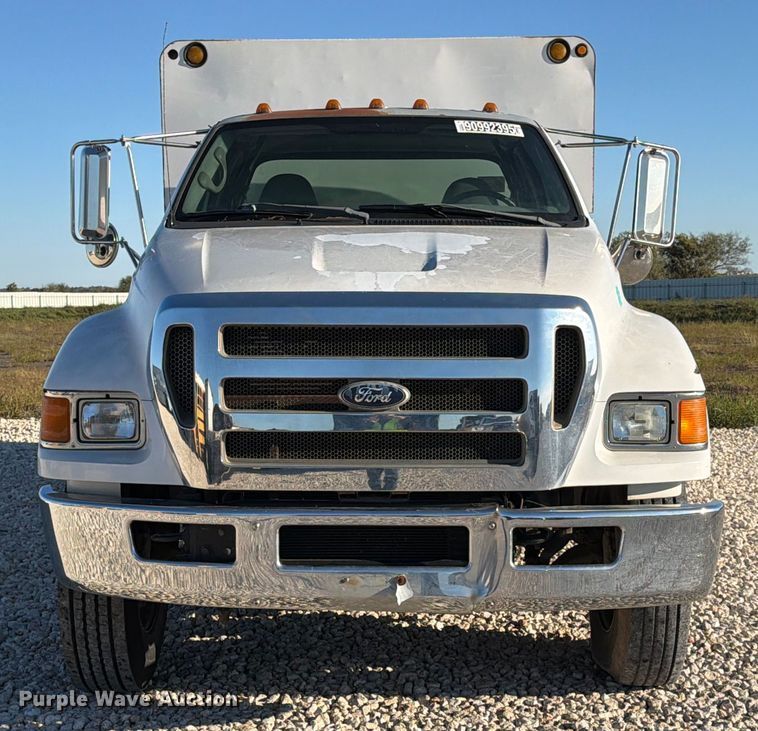 image for item YA1480 2010 Ford F750 Super Duty chipper truck