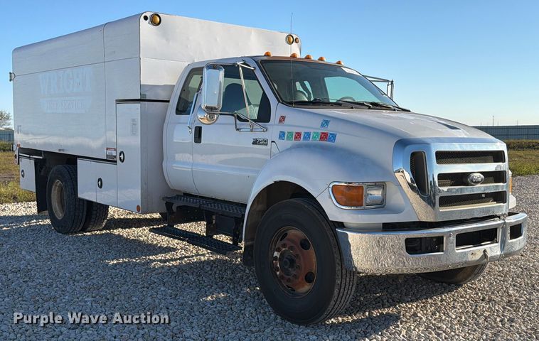 image for item YA1480 2010 Ford F750 Super Duty chipper truck
