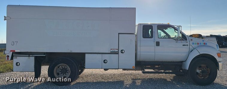 image for item YA1480 2010 Ford F750 Super Duty chipper truck