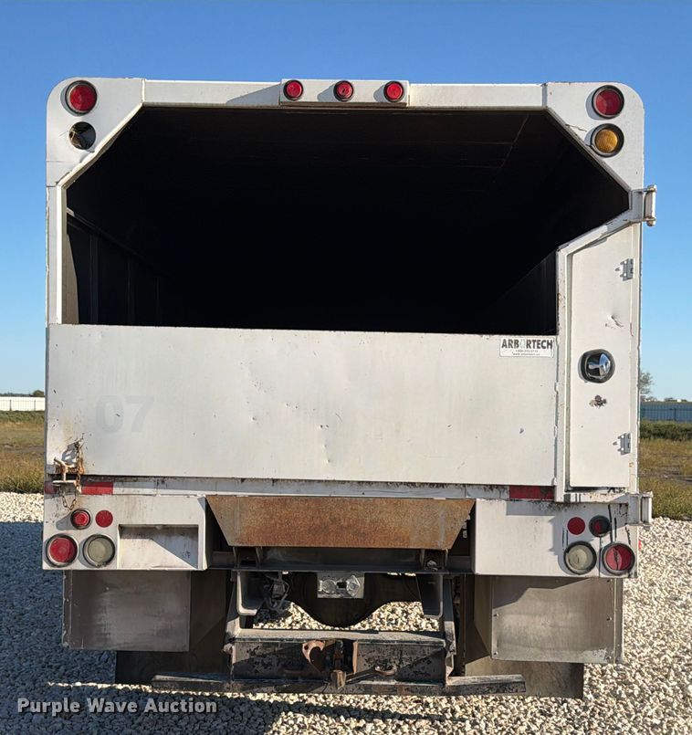 image for item YA1480 2010 Ford F750 Super Duty chipper truck