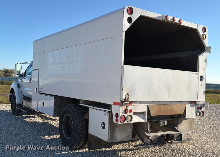 image for item YA1480 2010 Ford F750 Super Duty chipper truck