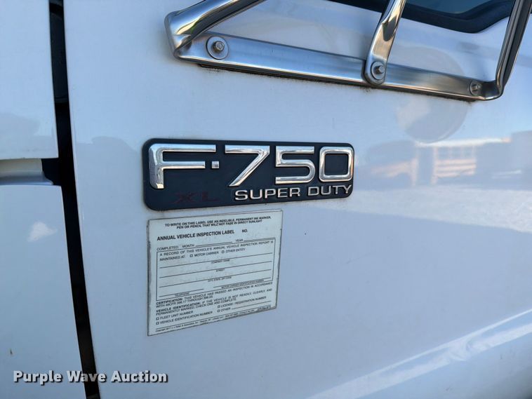 image for item YA1480 2010 Ford F750 Super Duty chipper truck