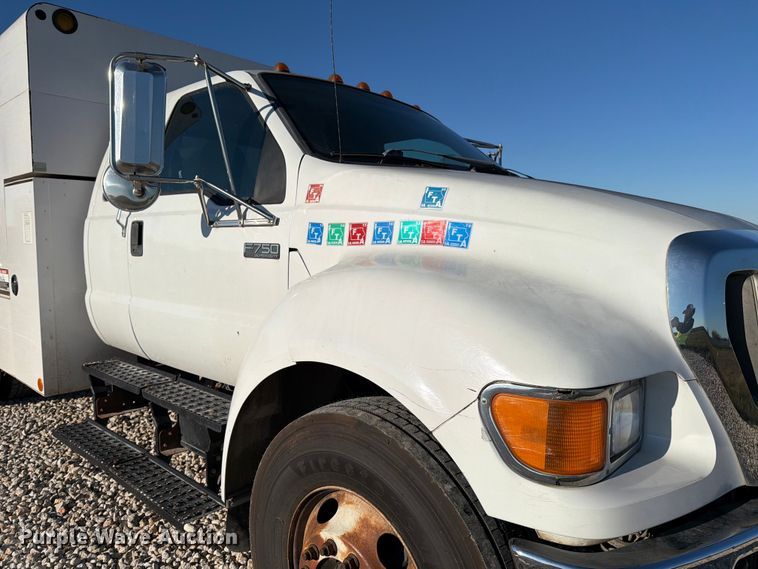 image for item YA1480 2010 Ford F750 Super Duty chipper truck