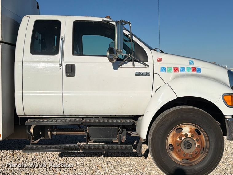 image for item YA1480 2010 Ford F750 Super Duty chipper truck