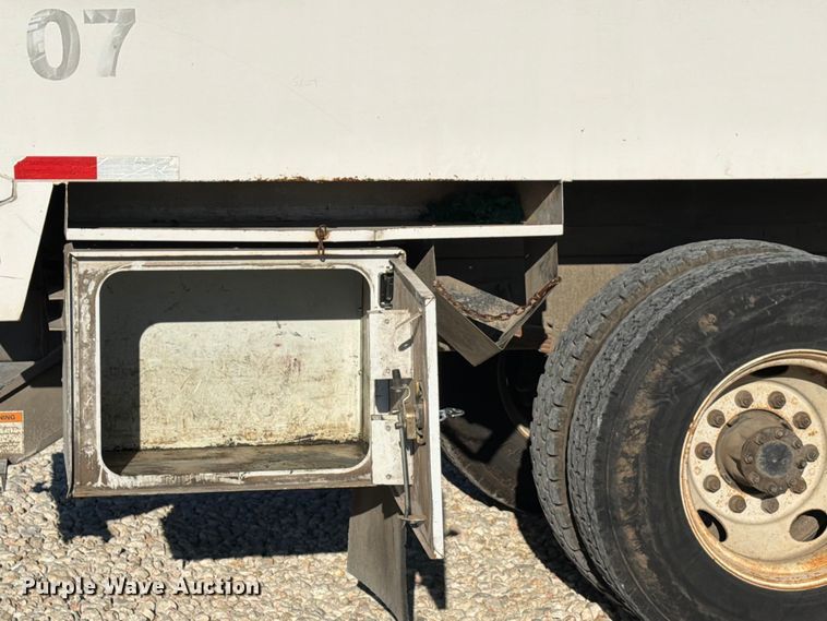 image for item YA1480 2010 Ford F750 Super Duty chipper truck