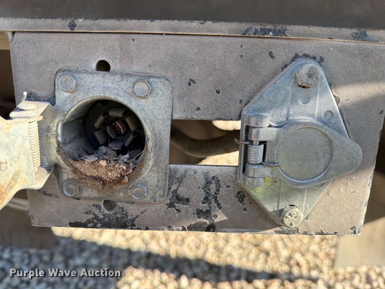 image for item YA1480 2010 Ford F750 Super Duty chipper truck