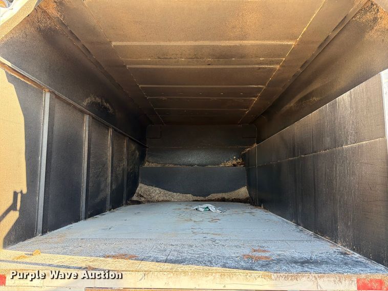 image for item YA1480 2010 Ford F750 Super Duty chipper truck