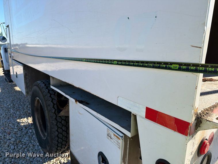 image for item YA1480 2010 Ford F750 Super Duty chipper truck