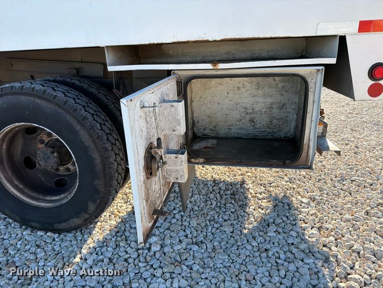 image for item YA1480 2010 Ford F750 Super Duty chipper truck