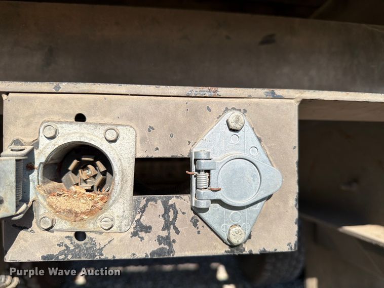 image for item YA1480 2010 Ford F750 Super Duty chipper truck