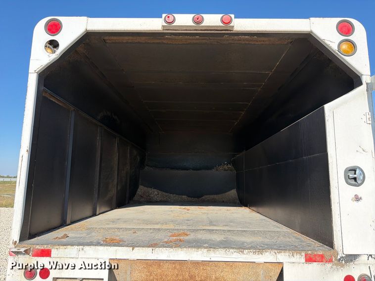 image for item YA1480 2010 Ford F750 Super Duty chipper truck