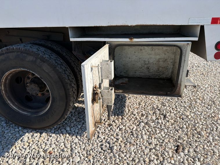 image for item YA1480 2010 Ford F750 Super Duty chipper truck