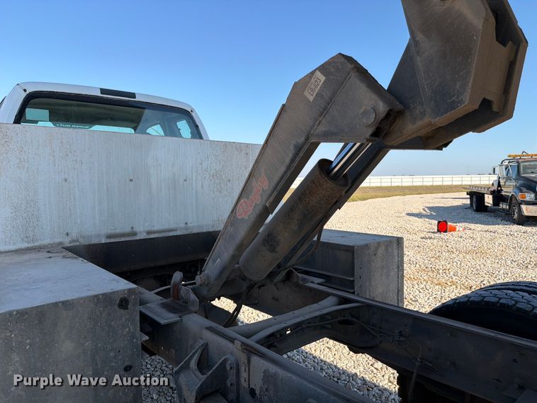 image for item YA1480 2010 Ford F750 Super Duty chipper truck