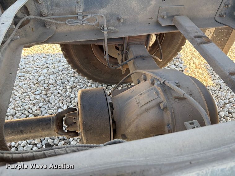 image for item YA1480 2010 Ford F750 Super Duty chipper truck