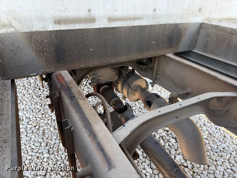 image for item YA1480 2010 Ford F750 Super Duty chipper truck