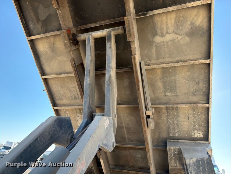 image for item YA1480 2010 Ford F750 Super Duty chipper truck