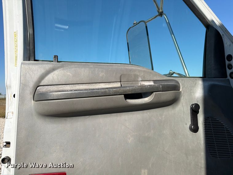 image for item YA1480 2010 Ford F750 Super Duty chipper truck