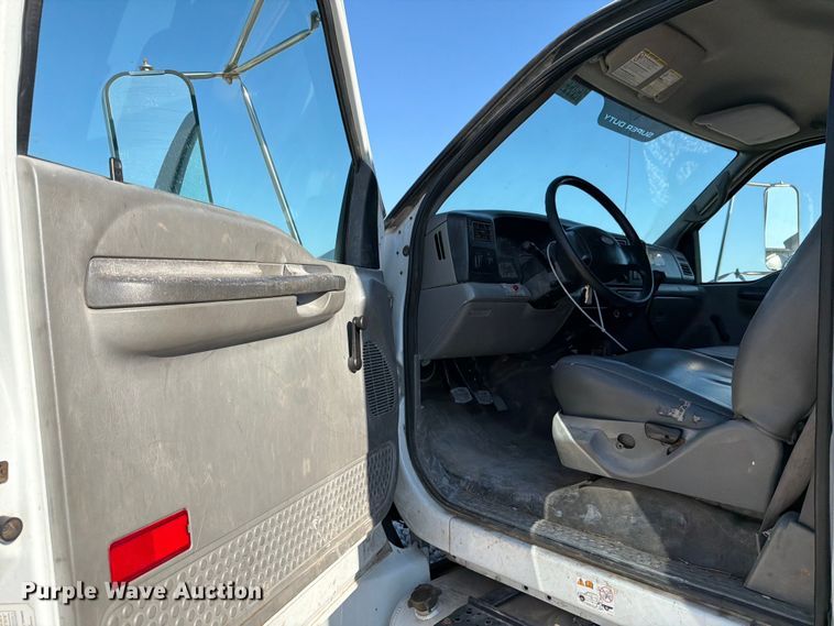 image for item YA1480 2010 Ford F750 Super Duty chipper truck