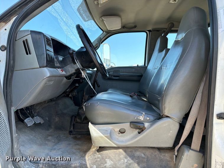 image for item YA1480 2010 Ford F750 Super Duty chipper truck