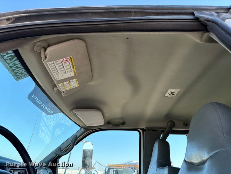 image for item YA1480 2010 Ford F750 Super Duty chipper truck